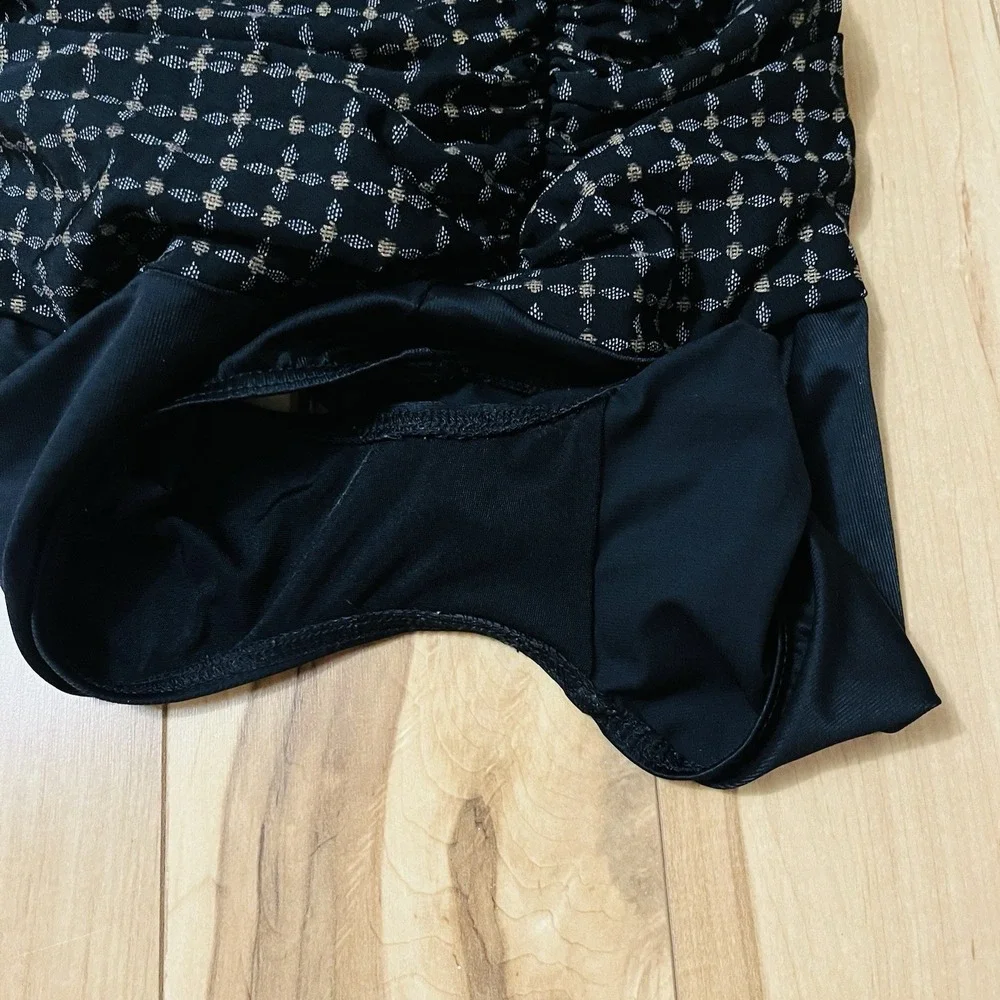 Lands End One Piece Tugless Swimsuit Tummy Control Ruching Sz 10 Black Geometric